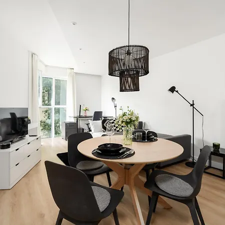 Cozy Black & White Studio In City Center With Free Garage Poznan By Noclegi Renters Exterior photo