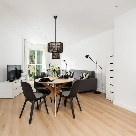 Cozy Black & White Studio In City Center With Free Garage Poznan By Noclegi Renters Exterior photo