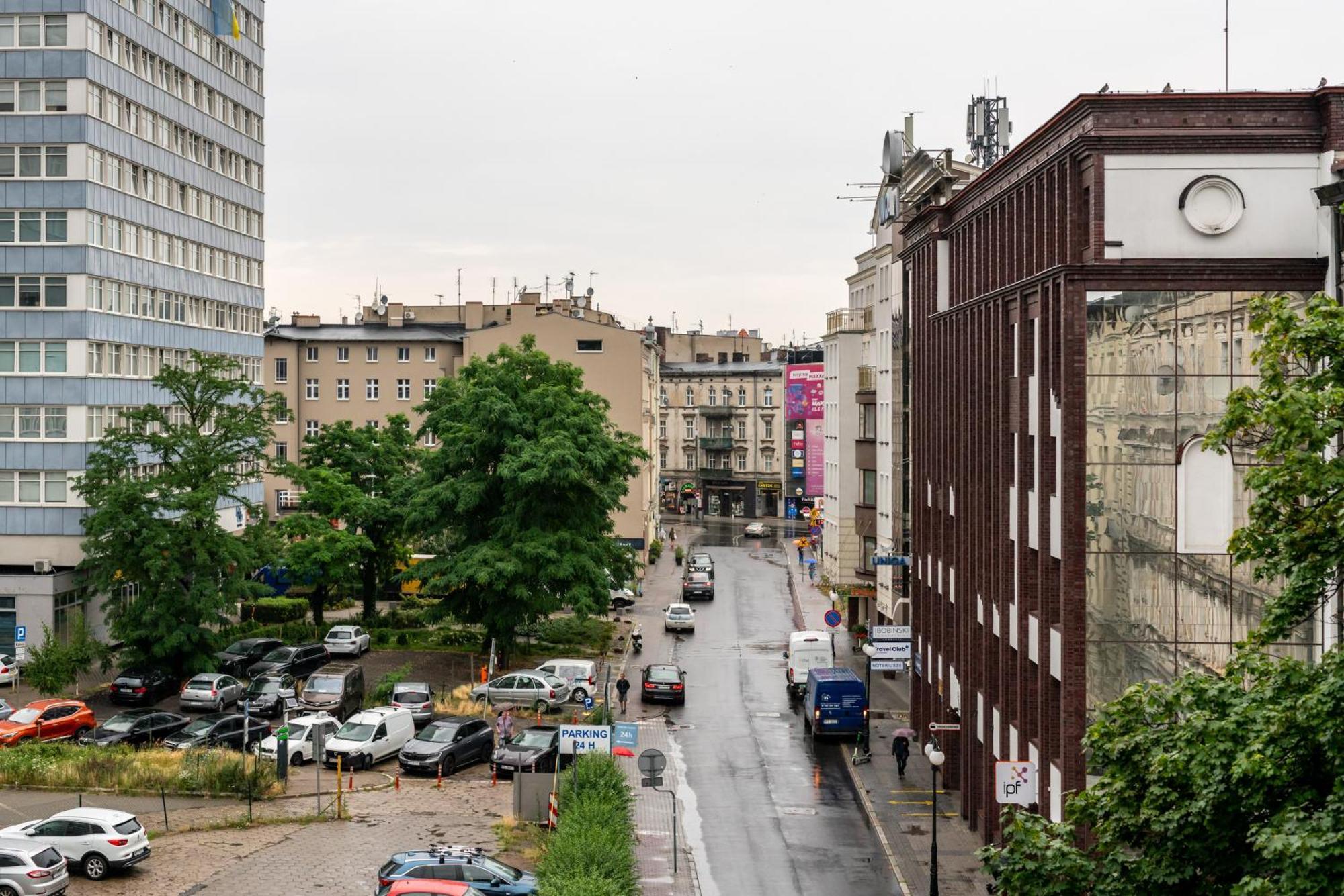 Cozy Black & White In Center With Free Garage By Renters * Poznan